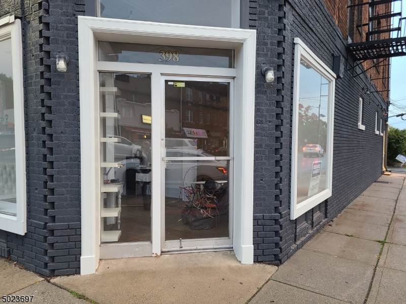 398 Bloomfield Ave - Photo 1