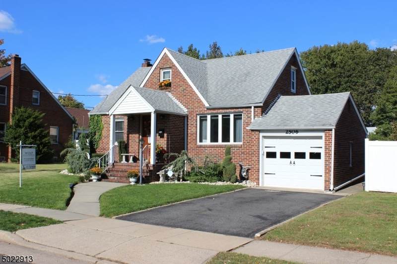 2506 De Witt Ter - Photo 1
