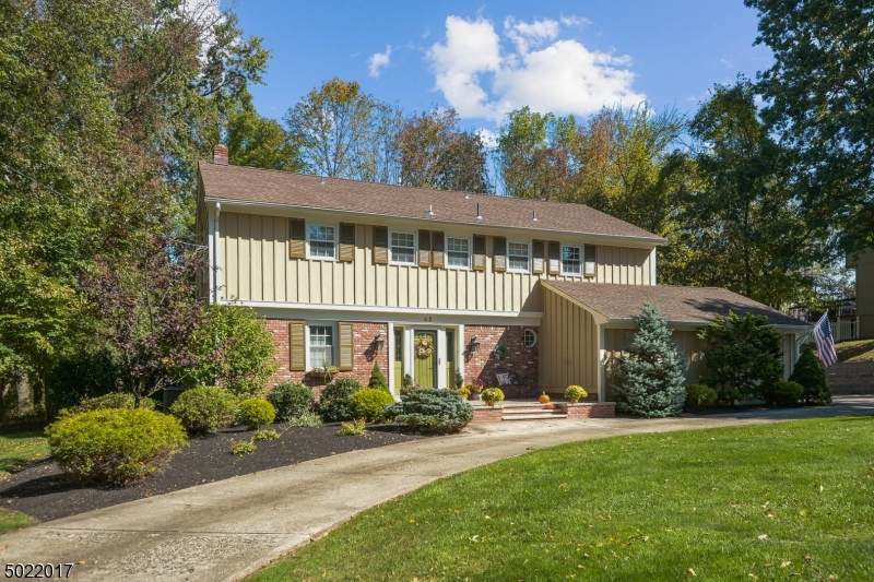 65 Pitcairn Dr - Photo 1