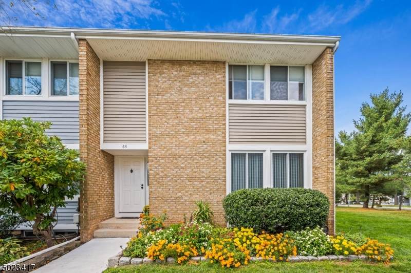 65 Berkshire Ct - Photo 1