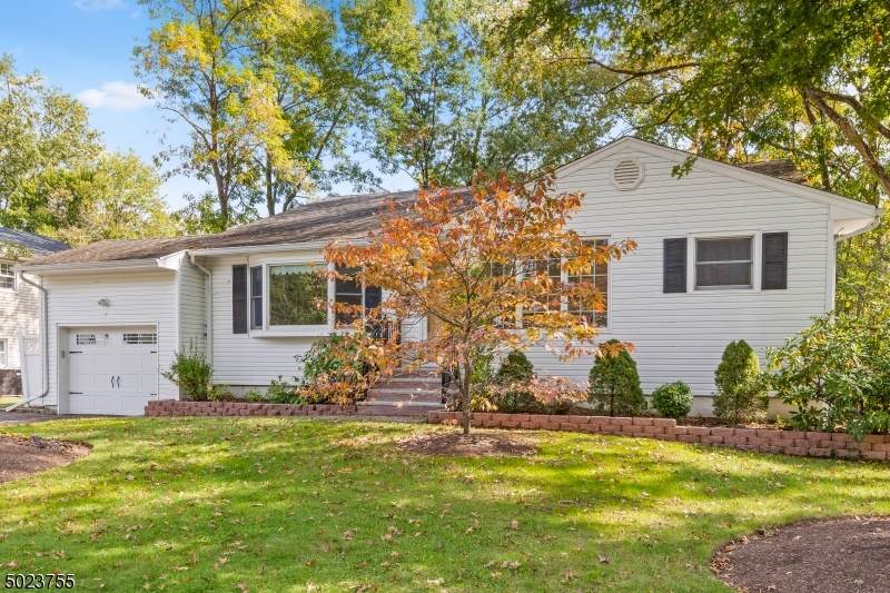 31 Whitman Dr - Photo 1