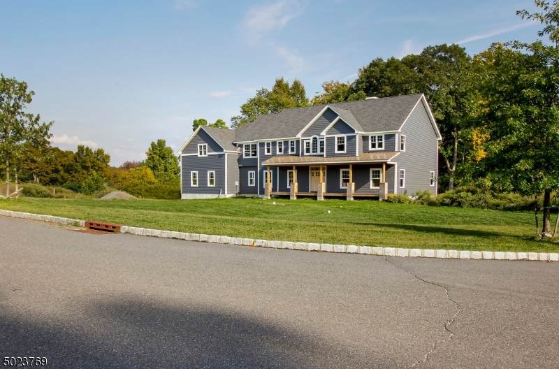 15 Village Dr - Photo 1