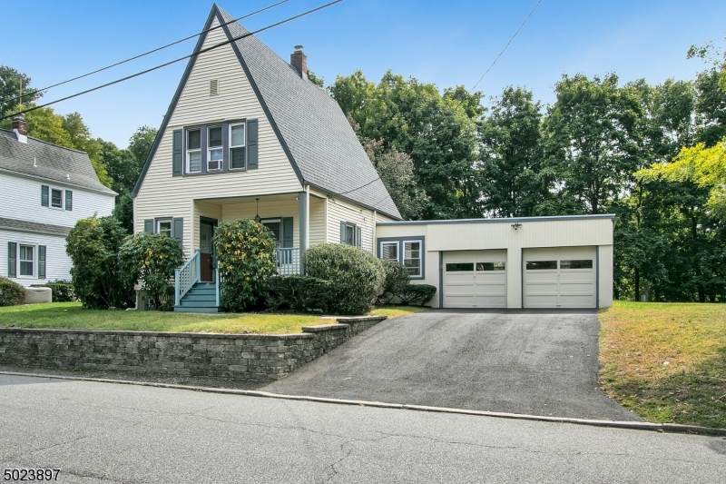 6 Cottage Pl - Photo 1