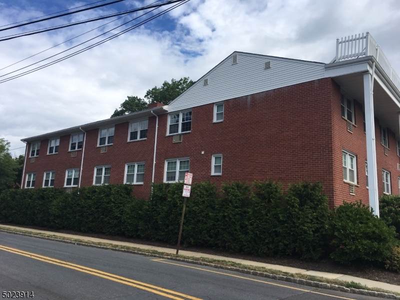 195 Main St - Photo 1