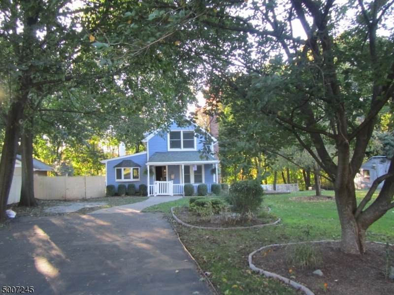 33 Canterbury Rd - Photo 1