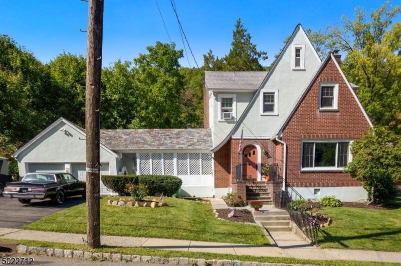 97 Elizabeth St - Photo 1