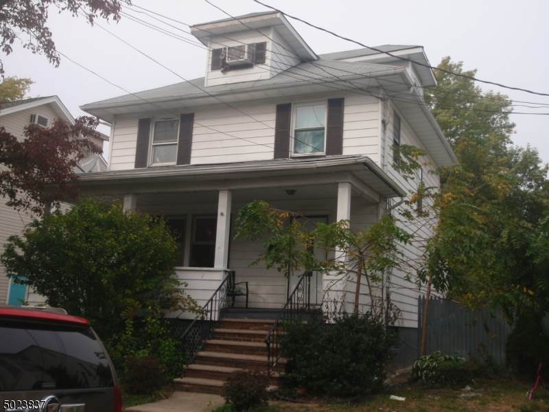 190 Laurel Ave - Photo 1