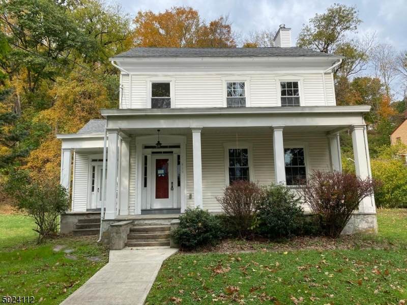939 Maple Ave - Photo 1