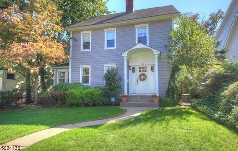 110 Columbus Dr - Photo 1