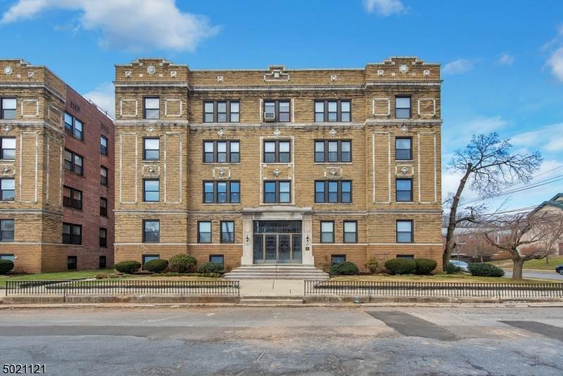 21 Trinity Pl - Photo 1
