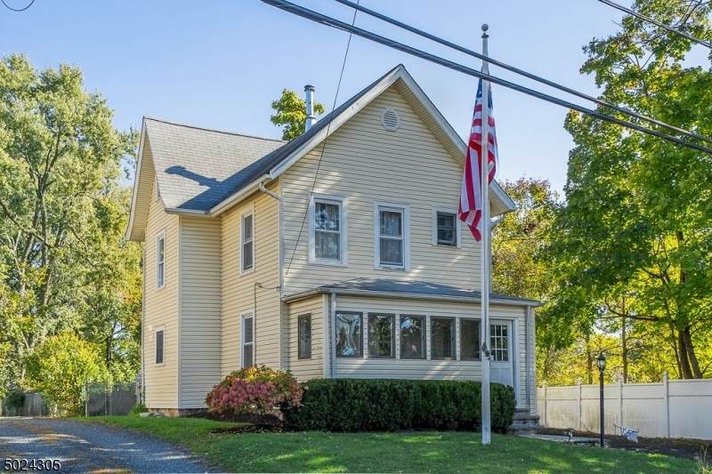 109 Summit Ave - Photo 1