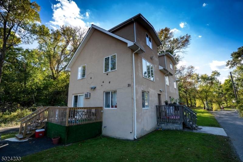 21 Fayette Ave - Photo 1