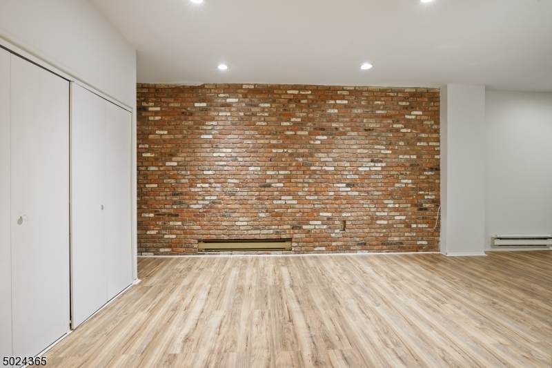 111 Mulberry St - Photo 1