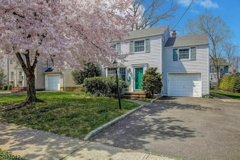 49 N Summit Ave - Photo 1