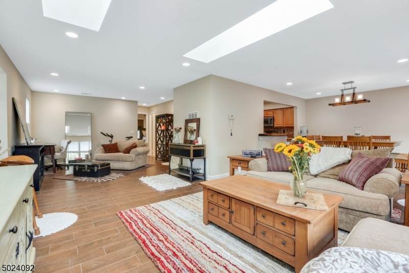 320 Sparrow Ct - Photo 1