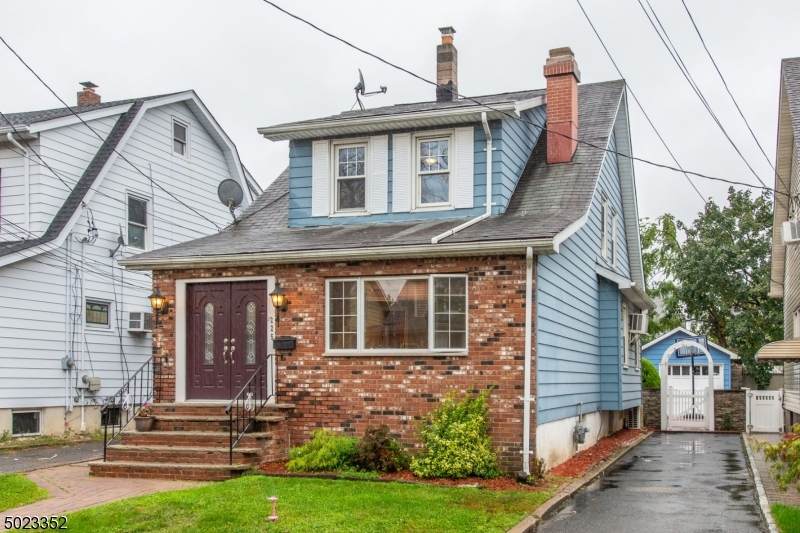 225 E 6Th St - Photo 1