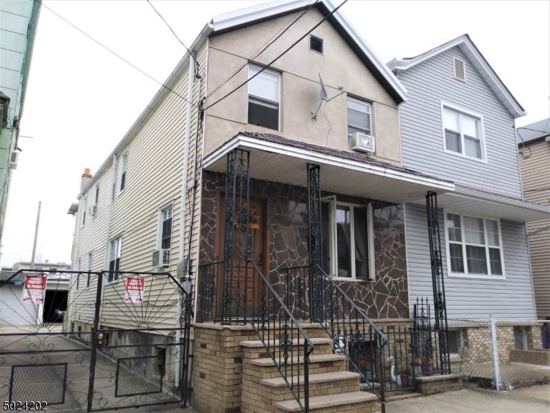 170 E Kinney St - Photo 1