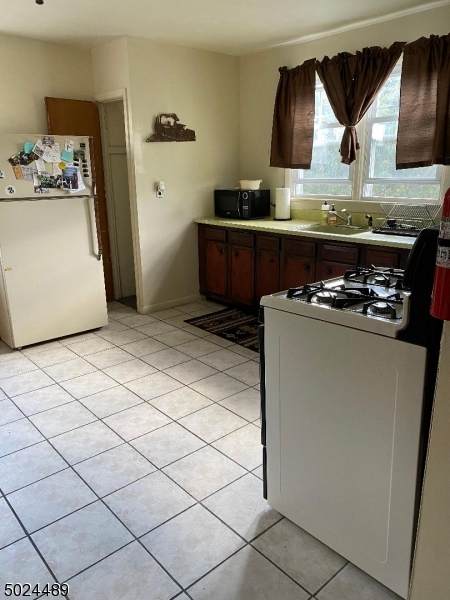 8 Chapman St - Photo 1