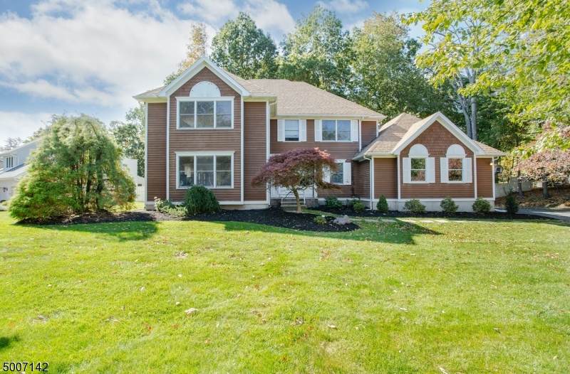 211 Fairview Pl - Photo 1