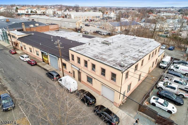 174 Getty Ave - Photo 1