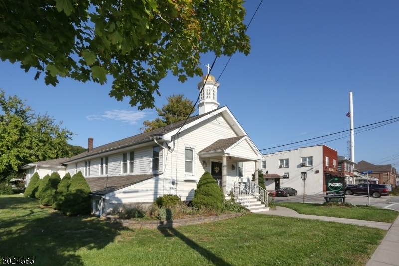 593 Ringwood Ave - Photo 1