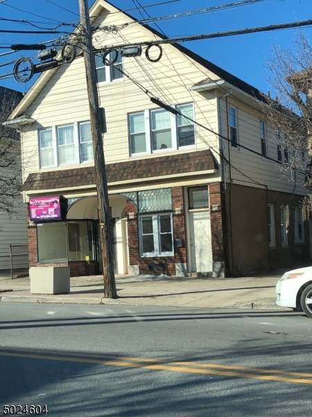 253 Union Blvd - Photo 1