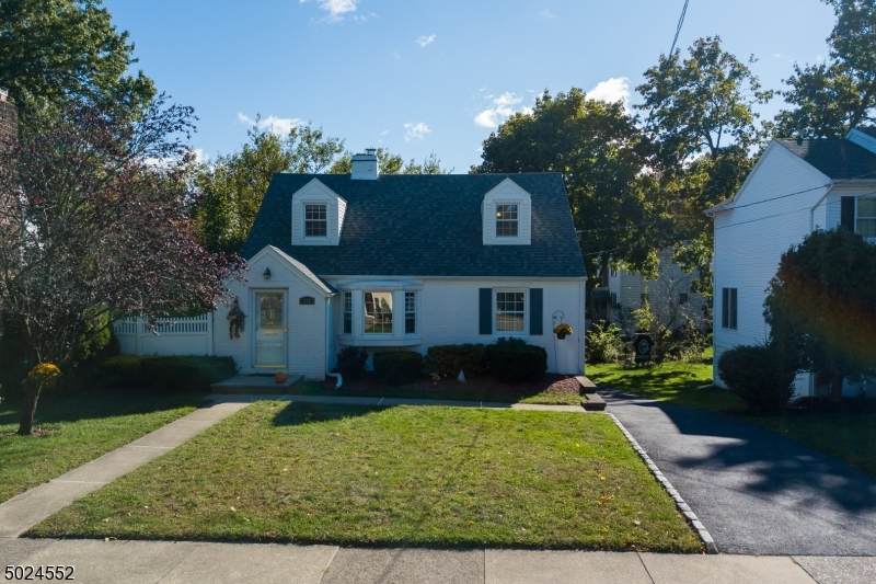327 Stevens Ave - Photo 1