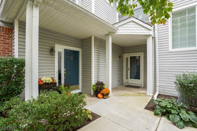 15 Twombly Ct - Photo 1