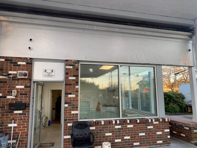 601 Richmond Ave - Photo 1