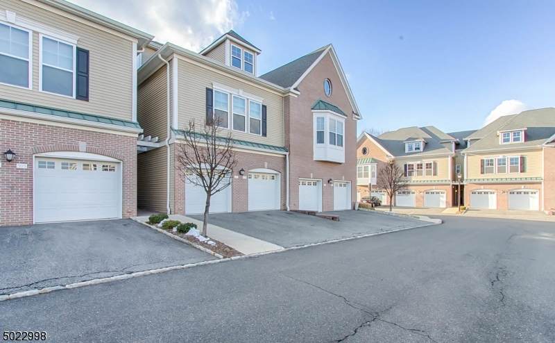 511 River Pl - Photo 1