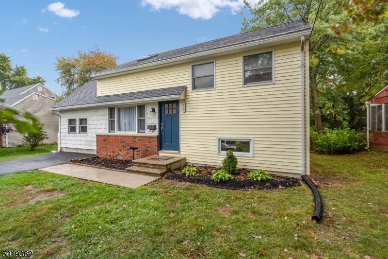 17 Speer St - Photo 1