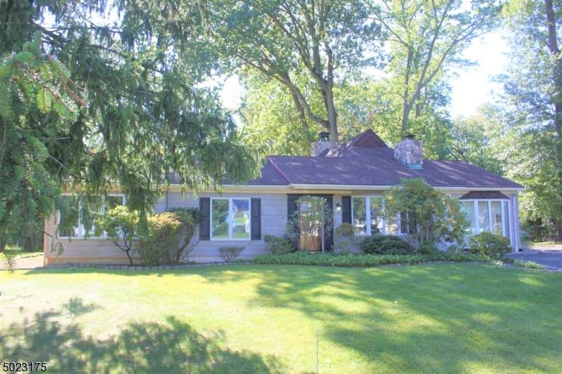 9 Pine St - Photo 1