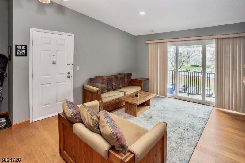 225 Robertson Way - Photo 1