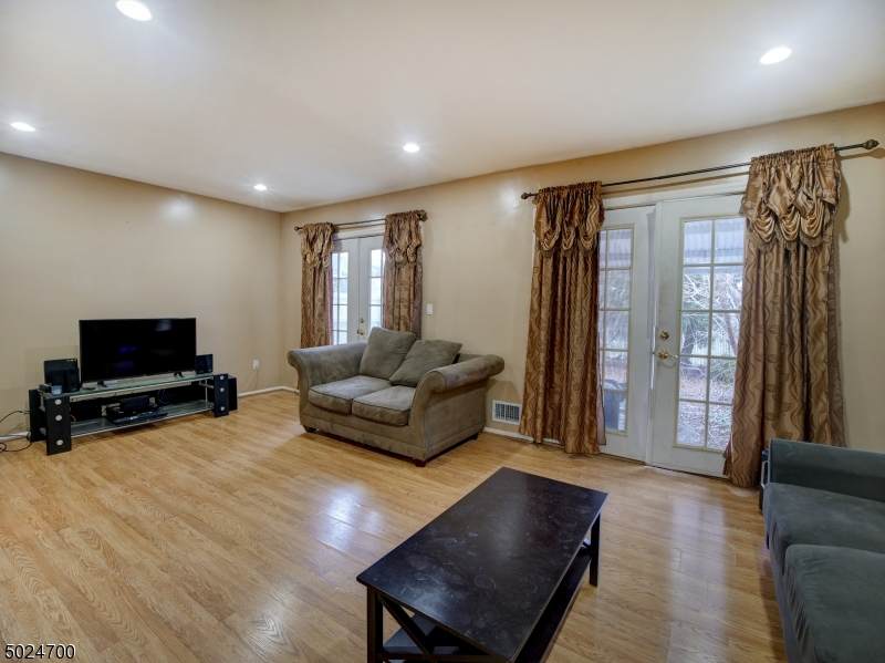 508 Clifton St - Photo 1