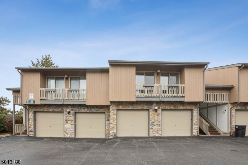 8 Paris Cir - Photo 1