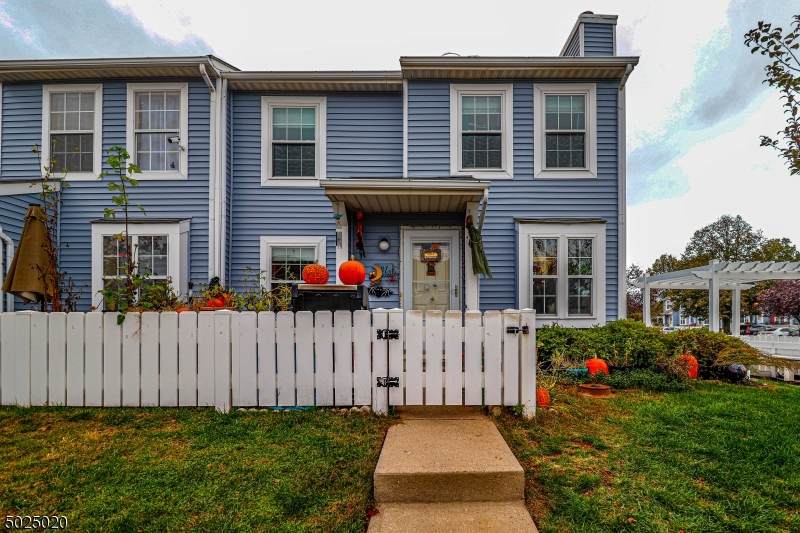 81 Almond Dr - Photo 1