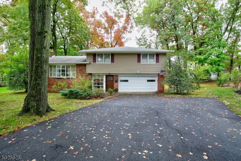 15 Bristol Ct - Photo 1