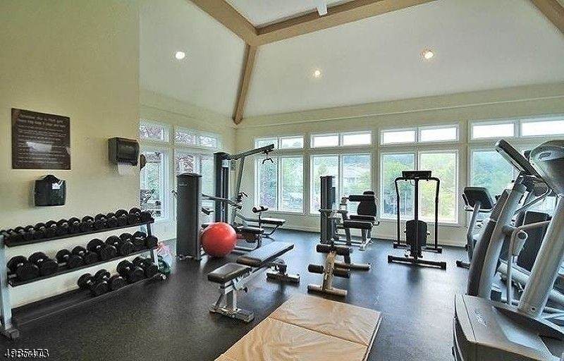 16 Larkin Cir - Photo 1