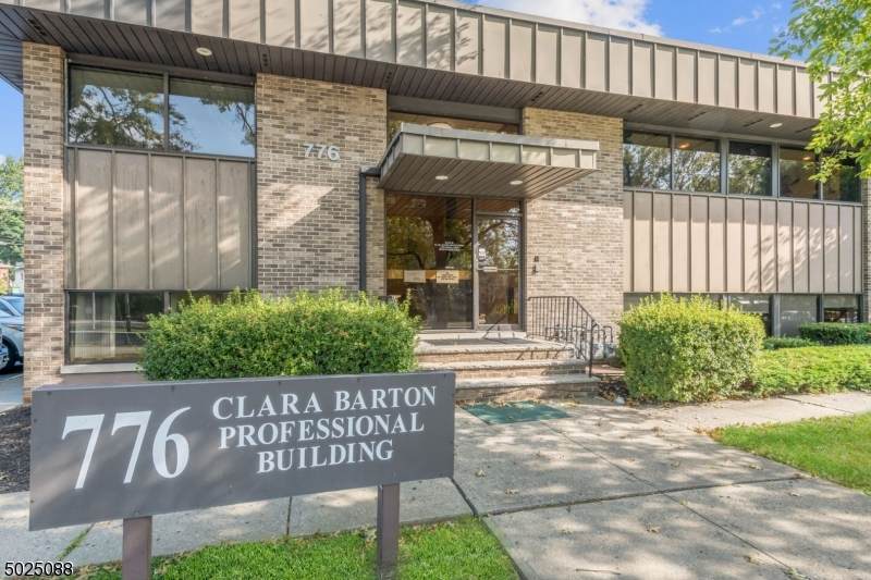 776 Amboy Ave - Photo 1