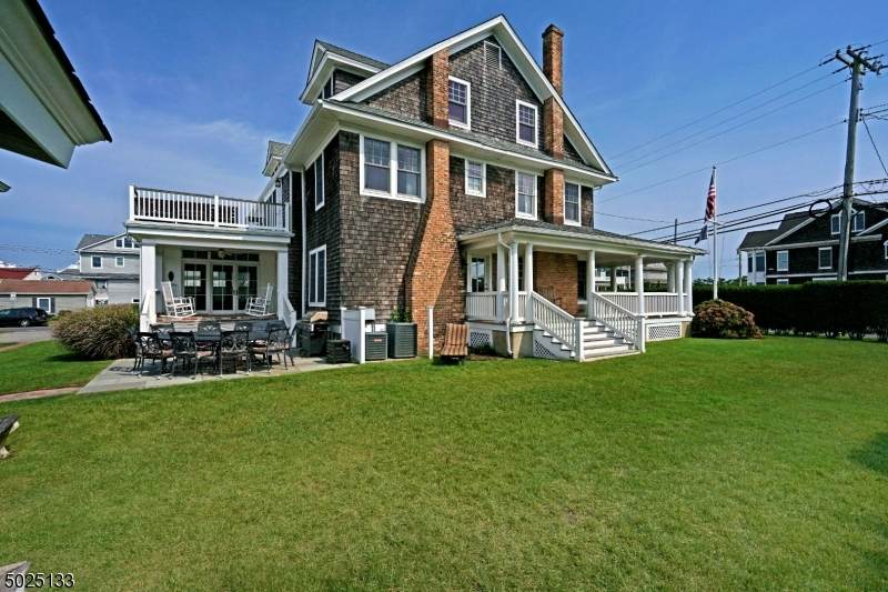 200 Main Ave - Photo 1