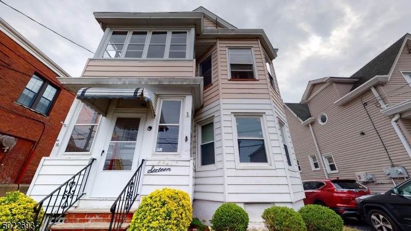 16 Scrivens St - Photo 1