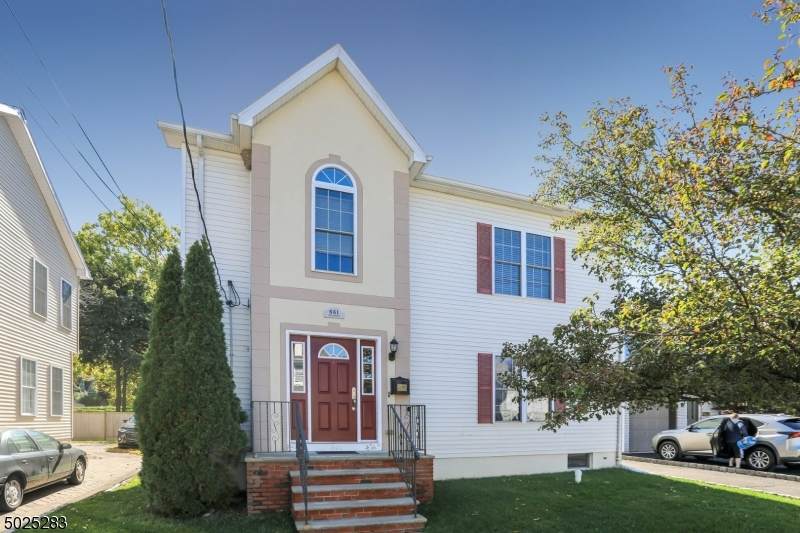 661 Main St - Photo 1