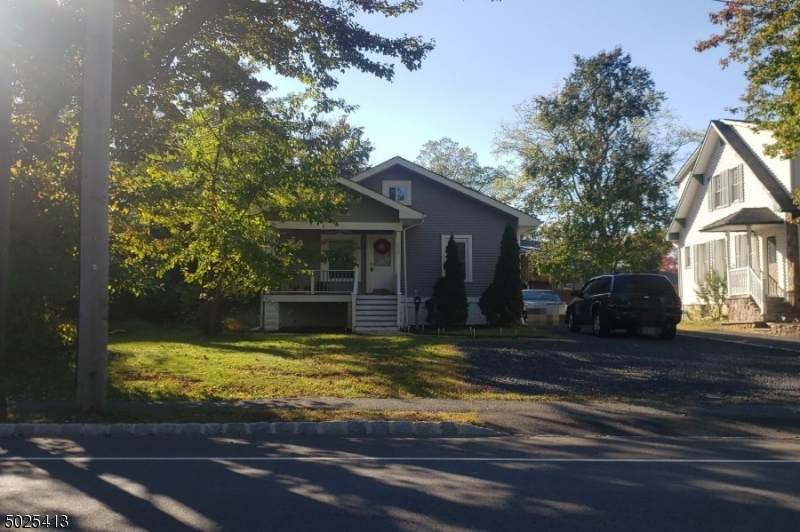235 Plainfield Ave - Photo 1