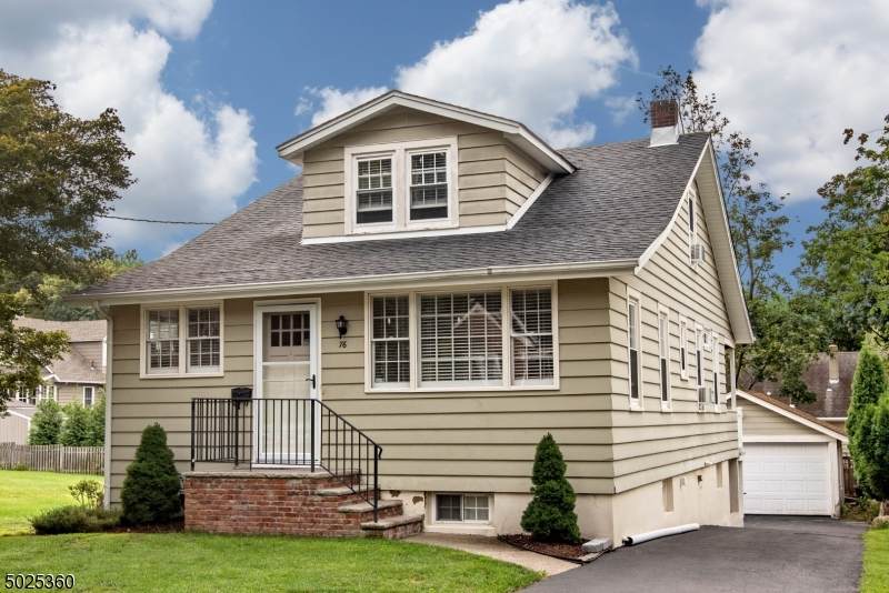 76 Suncrest Ave - Photo 1