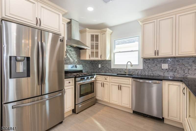 274 Grant Ave - Photo 1