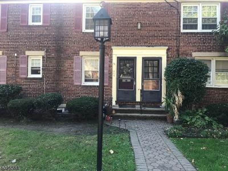 404 E Lincoln Park - Photo 1