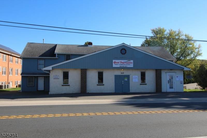 325 W Washington Ave - Photo 1