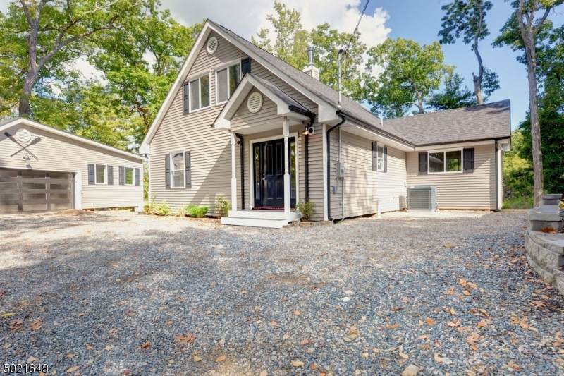 16 Rosemarie Ln - Photo 1