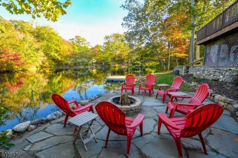 18 Lake Riconda Dr - Photo 1