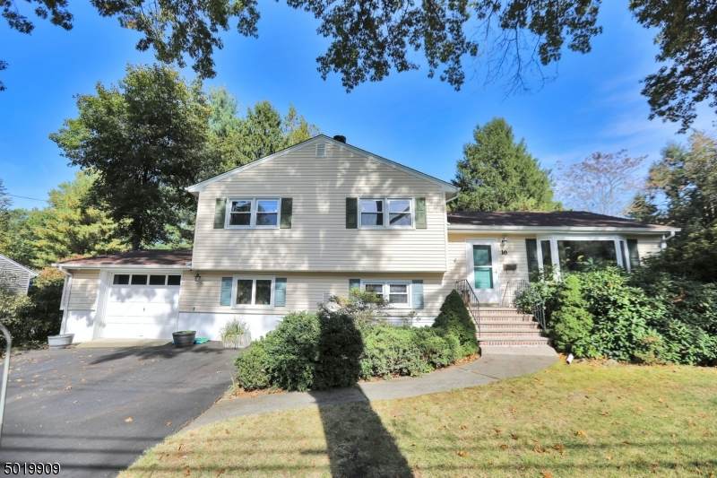 16 Garnett Pl - Photo 1